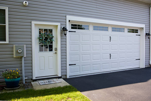 24/7 Emergency Garage Door Panel Replacement experts in Madison County County, ID